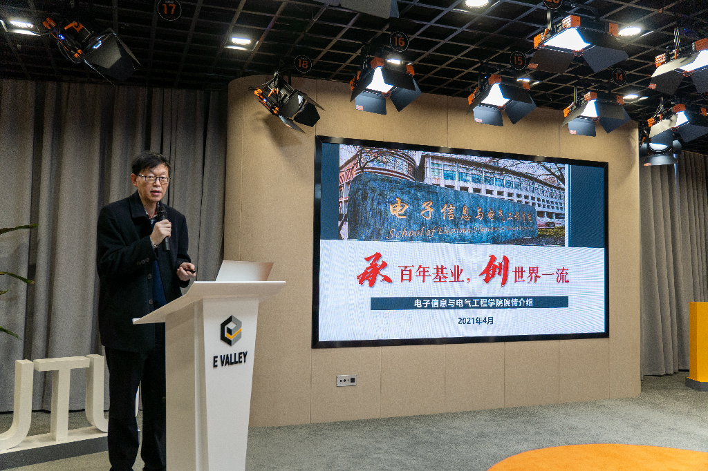 1618073441497071691.png DSC04744.png