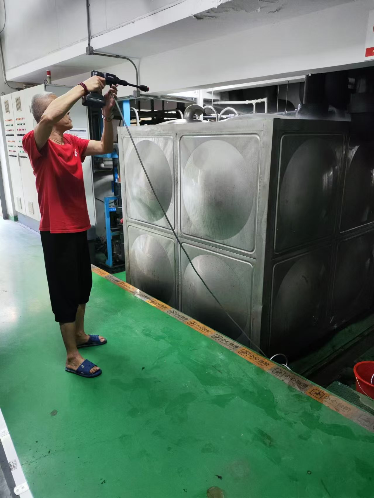 图片18.jpg 图片18.jpg