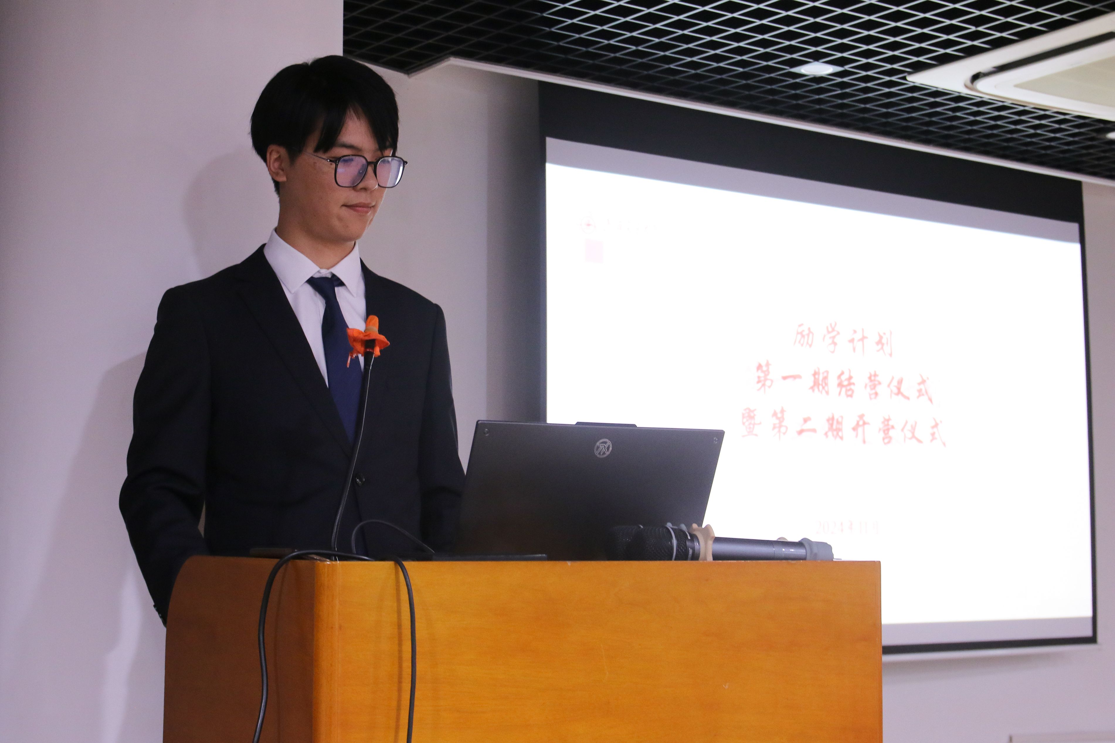 图片2.jpg 图片2.jpg